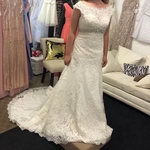 Ivory Wedding Dress